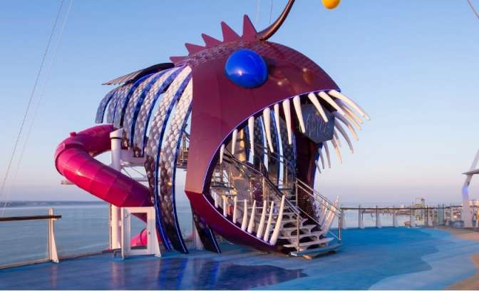 Glijbaan voor kids op Harmony of the Seas schip