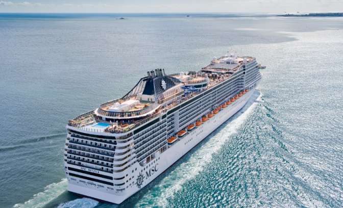 het volledige schip van de MSC Divina