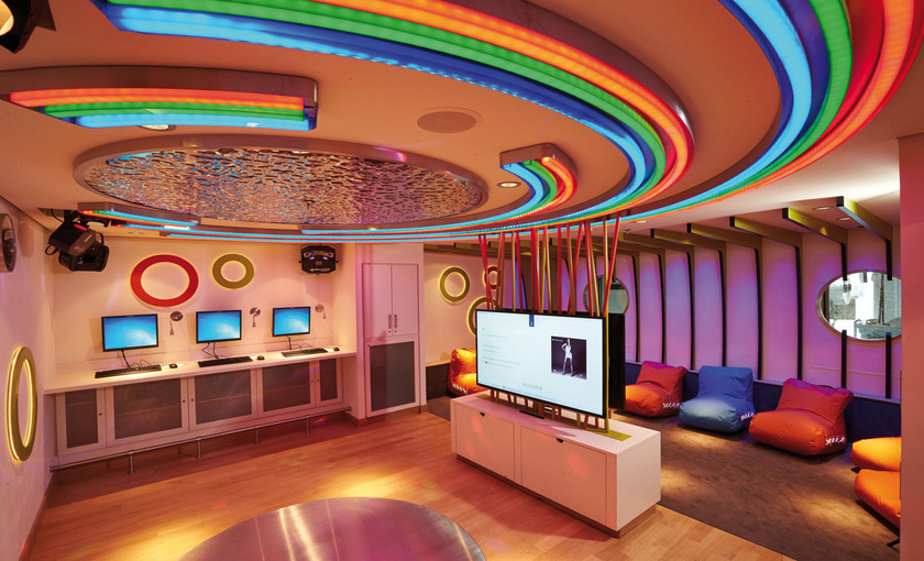 Een tienerclub op de Europa 2 van Hapad Lloyd