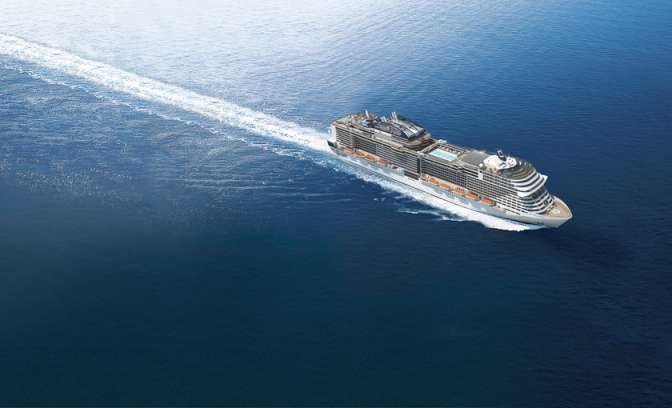 De MSC Bellissima van boven