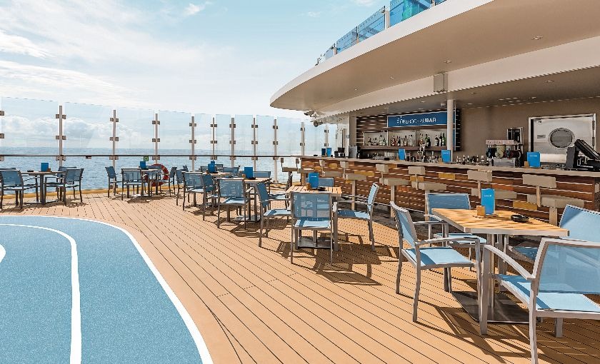 Mein Schiff 4 buitenbar