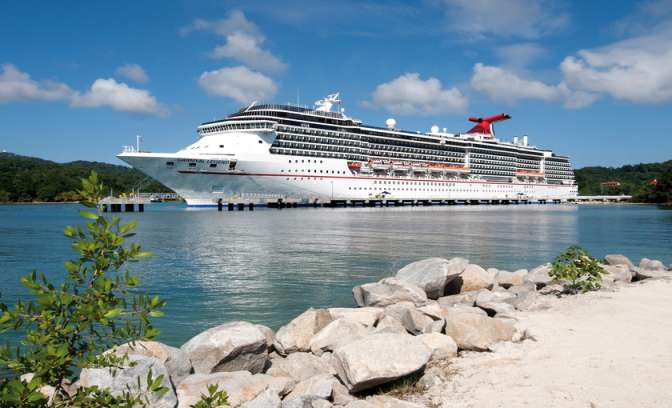 Carnival Legend op zee 